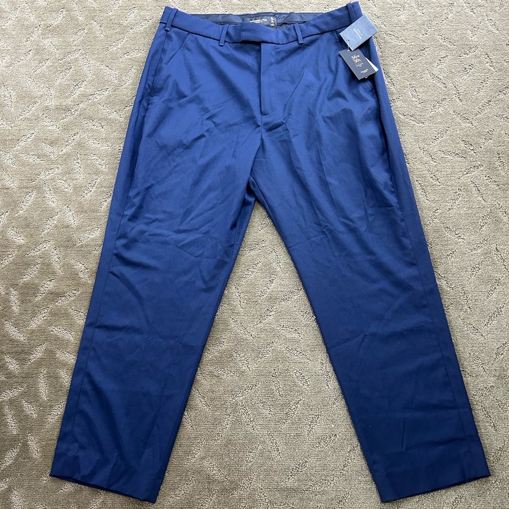 The A&F Collins Athletic Fit Suit Pant Size 36 W 30 L, Deep Navy